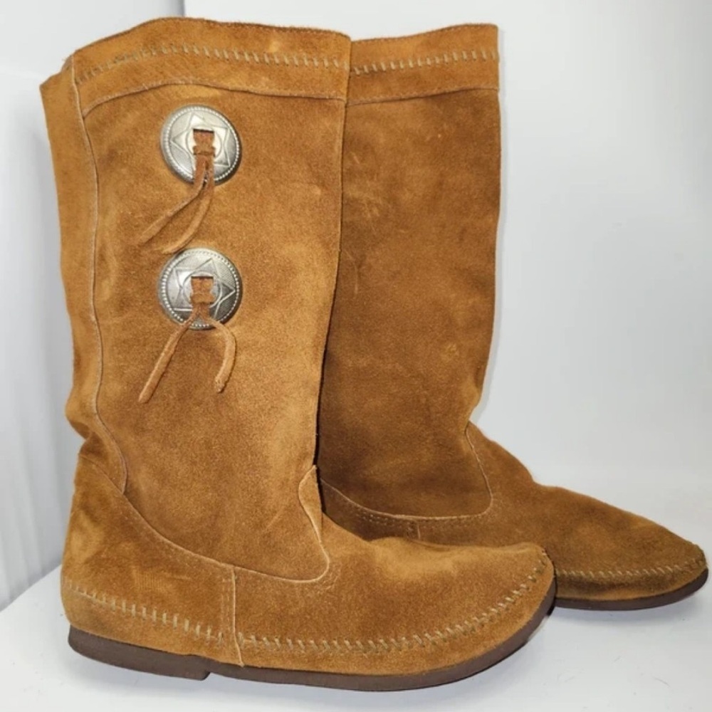 Minnetonka Tan Suede Moccasin Boots